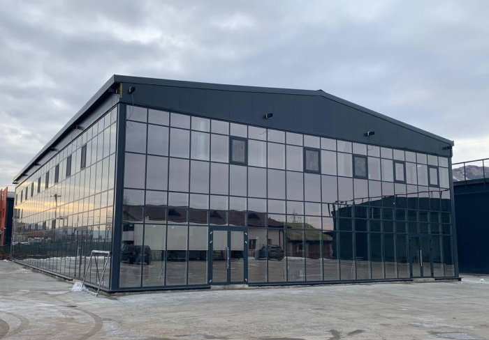 Fațade din sticlă